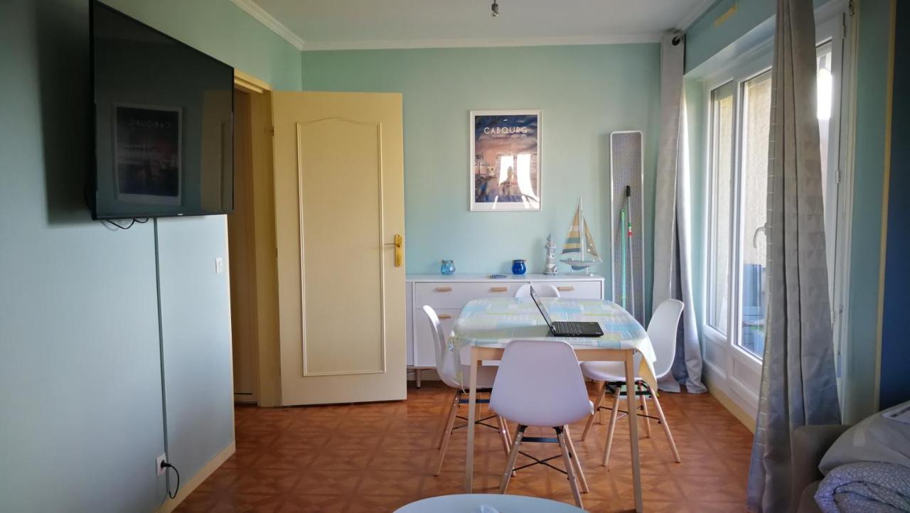 Charmant 2 Pieces A 5 Mn A Pied De La Mer Cabourg Bagian luar foto