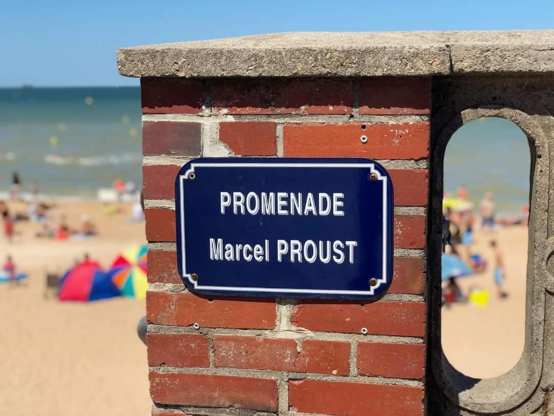 Charmant 2 Pieces A 5 Mn A Pied De La Mer Cabourg Bagian luar foto